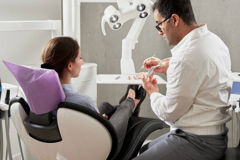 Finding the Right Dentist for Gum Disease- Signs You Shouldn't Ignore - Honeyfields Dentist North Wales